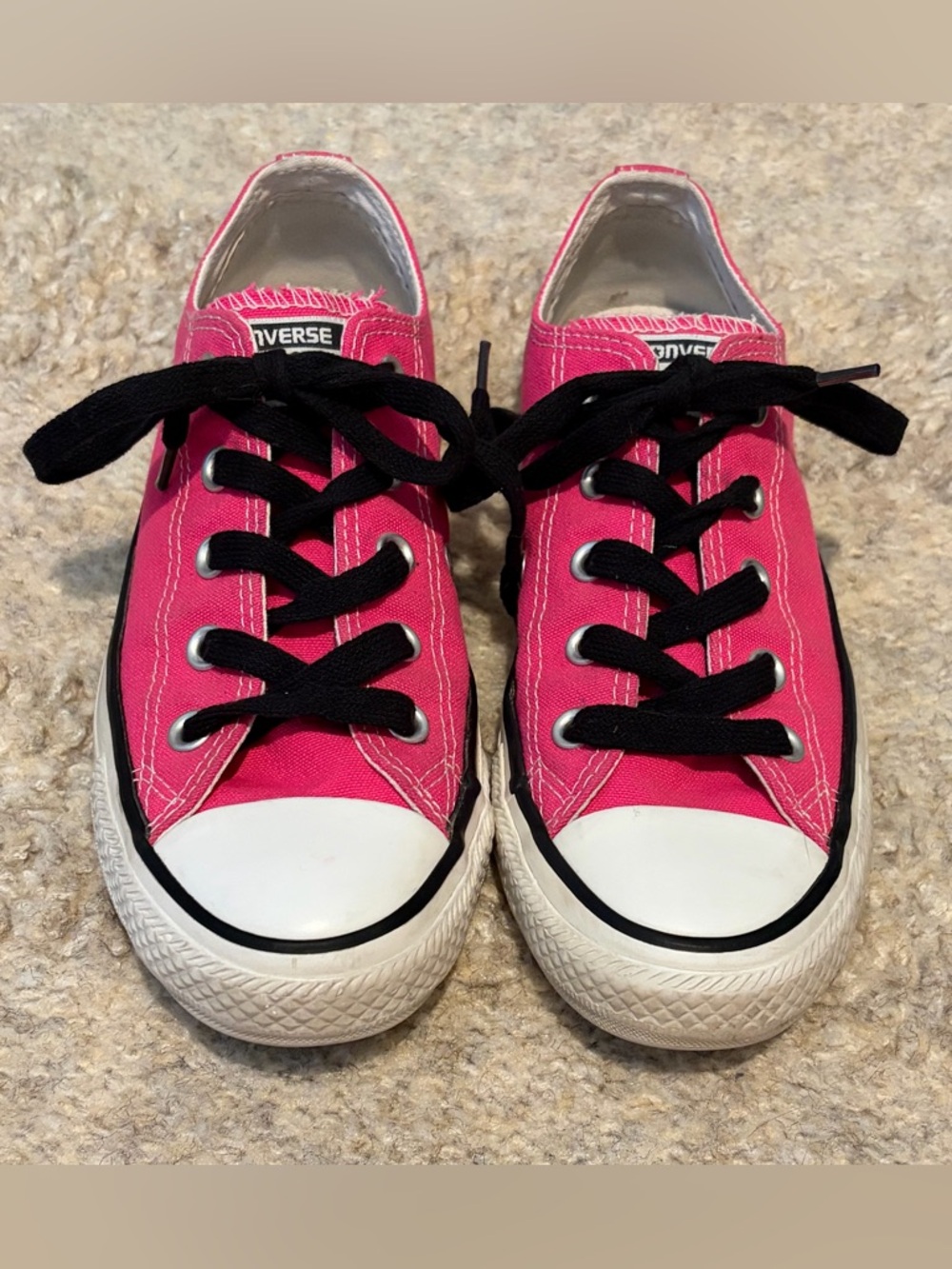 Converse Chuck Taylor All Star Low Top Pink Canvas Sneakers Women’s 6 Unisex